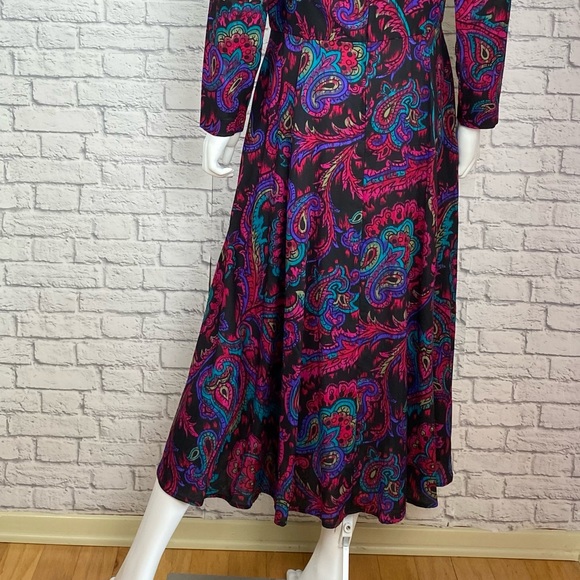 VINTAGE STUNNER - Picture 7 of 15